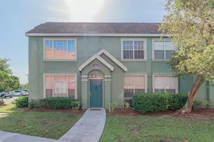 10568 Windsor Lake Ct, Tampa, FL 33626 - Photo 1
