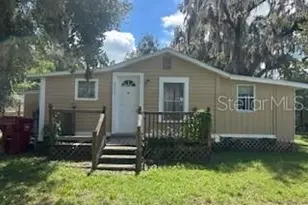 711 Oakland Heights Ave, Plant City, FL 33563 - Photo 1