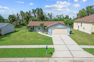 542 Red Mangrove Ln, Apollo Beach, FL 33572 - Photo 1