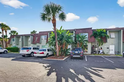 1578 70th Street N, Saint Petersburg, FL 33710 - Photo 1
