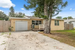 1312 E Tarpon Ave, Tarpon Springs, FL 34689 - Photo 1