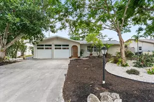 1155 E Lotus Dr, Dunedin, FL 34698 - Photo 1