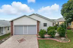 5909 Yorkshire Dr, Zephyrhills, FL 33542 - Photo 1