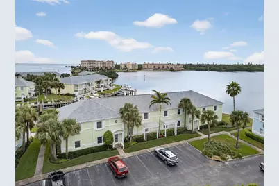 5153 Salmon Drive SE #D, Saint Petersburg, FL 33705 - Photo 1