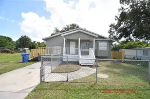 718 Oak St SW, Ruskin, FL 33570 - Photo 1