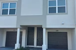 1043 Normandy Trace Rd, Tampa, FL 33602 - Photo 1