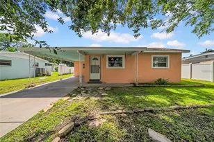 9046 1st St N, Saint Petersburg, FL 33702 - Photo 1