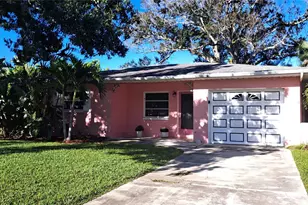 2715 45th St S, Gulfport, FL 33711 - Photo 1