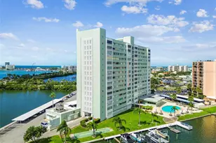 31 Island Way, Clearwater Beach, FL 33767 - Photo 1