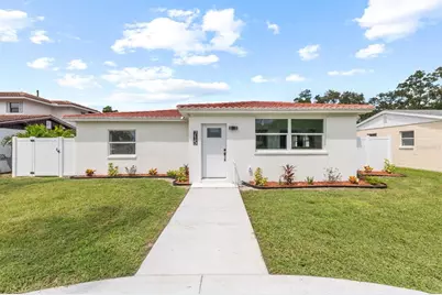 715 40th Avenue NE, Saint Petersburg, FL 33703 - Photo 1
