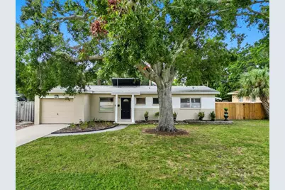 828 68th Avenue S, Saint Petersburg, FL 33705 - Photo 1
