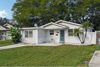 2526 29th Street N, Saint Petersburg, FL 33713 - Photo 1