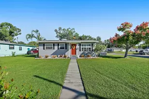 1301 56th Ave N, Saint Petersburg, FL 33703 - Photo 1