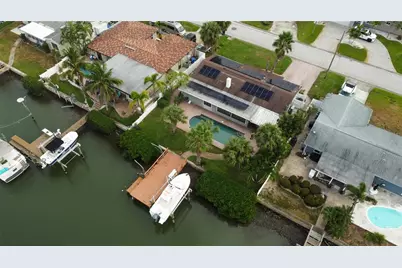 7861 1st Avenue S, Saint Petersburg, FL 33707 - Photo 1