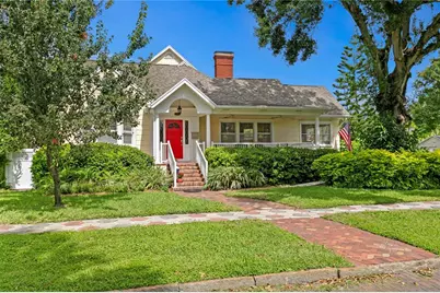 255 18th Avenue NE, Saint Petersburg, FL 33704 - Photo 1