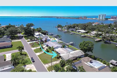 6747 28th Street S, Saint Petersburg, FL 33712 - Photo 1