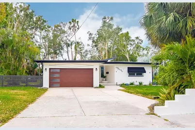 6946 Bougainvilla Avenue S, Saint Petersburg, FL 33707 - Photo 1