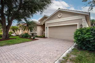 307 Rio Terra, Venice, FL 34285 - Photo 1