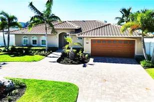 1491 Sea Gull Dr S, Saint Petersburg, FL 33707 - Photo 1