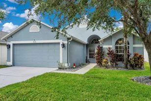 8218 Carriage Pointe Dr, Gibsonton, FL 33534 - Photo 1