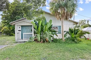 8452 6th St N, Saint Petersburg, FL 33702 - Photo 1