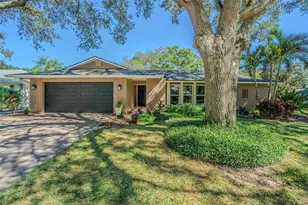 936 Highview Dr, Palm Harbor, FL 34683 - Photo 1