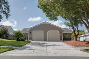 3196 Cloverplace Dr, Palm Harbor, FL 34684 - Photo 1