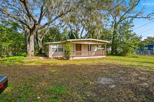 4704 E Seward St, Tampa, FL 33617 - Photo 1