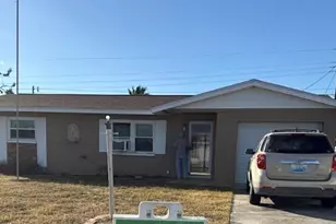 12174 79th Ave, Seminole, FL 33772 - Photo 1