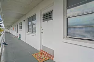 5875 18th St N, Saint Petersburg, FL 33714 - Photo 1