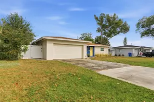 1501 61st Ave N, Saint Petersburg, FL 33703 - Photo 1