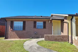 9542 Lake Park Dr, Thonotosassa, FL 33592 - Photo 1