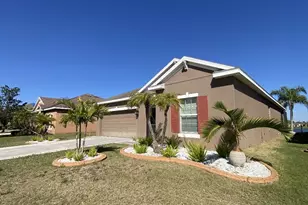 711 Parker Den Dr, Ruskin, FL 33570 - Photo 1