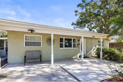 401 Davison Avenue NE, Saint Petersburg, FL 33703 - Photo 1