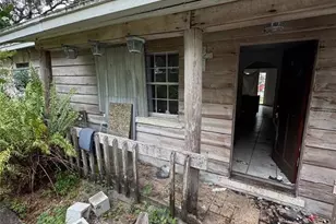 639 Hand Ave, Sarasota, FL 34232 - Photo 1