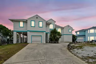 121 Augusta Ave, Palm Harbor, FL 34683 - Photo 1