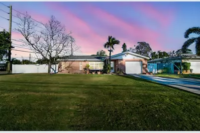 1200 Robin Road S, Saint Petersburg, FL 33707 - Photo 1