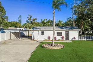 542 64th St S, Saint Petersburg, FL 33707 - Photo 1