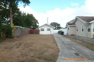 1651 32nd Ave N, Saint Petersburg, FL 33713 - Photo 1