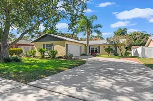 918 York Dr, Brandon, FL 33510 - Photo 1