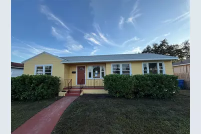 156 39th Avenue NE, Saint Petersburg, FL 33703 - Photo 1