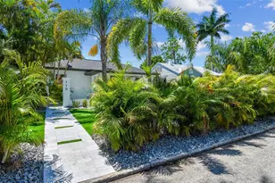 110 28th Ave N, Saint Petersburg, FL 33704 - Photo 1