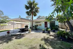 528 E Center St, Tarpon Springs, FL 34689 - Photo 1