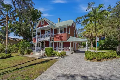 34 W Orange Street, Tarpon Springs, FL 34689 - Photo 1