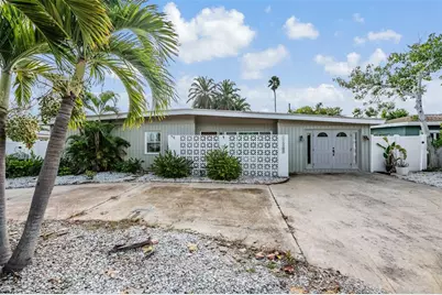16304 3rd Street E, Redington Beach, FL 33708 - Photo 1