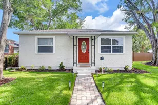 1243 55th Ave N, Saint Petersburg, FL 33703 - Photo 1
