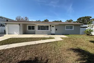 6690 17th St N, Saint Petersburg, FL 33703 - Photo 1