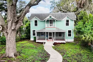 210 15th St E, Bradenton, FL 34208 - Photo 1