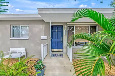 121 43rd Avenue N, Saint Petersburg, FL 33703 - Photo 1