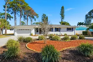 1302 Robin Rd S, Saint Petersburg, FL 33707 - Photo 1